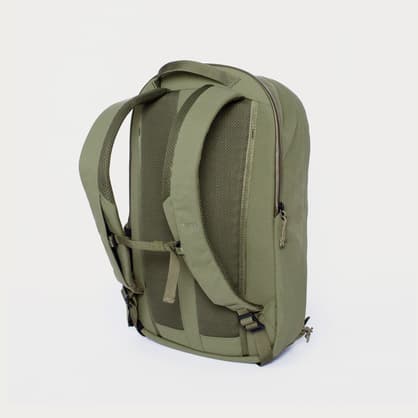 Moment MTW backpack olive 21 L 03